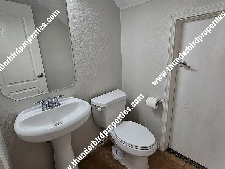 2202 Margarita Dr SE — Photo 5