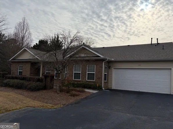 123 Villa Park Cir, Stone Mountain, GA 30087
