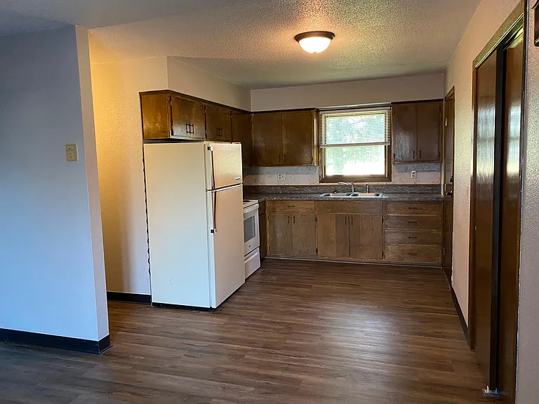 204 E 2nd St #7 — Photo 2