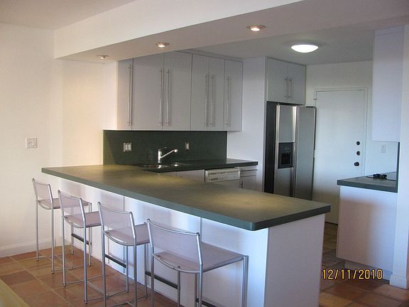 Beautiful Open Kitchen with Garden/Water View