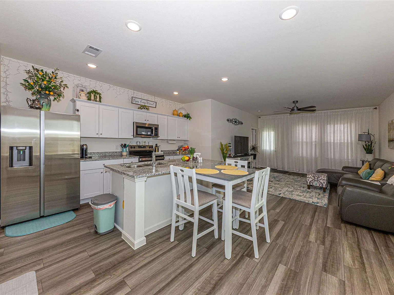 3 bed, 1499 sqft, $2,000 — Photo 4