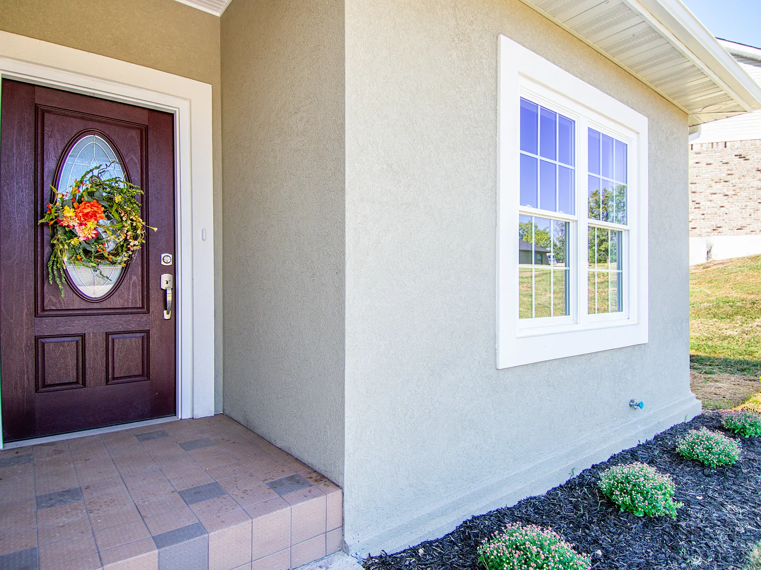 3 bed, 2027 sqft, $2,200 — Photo 2