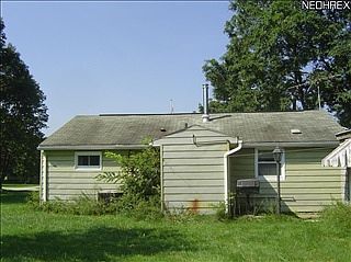 3rd image of 15861 Grace St