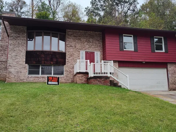 209 Pine Cir, Dunbar, WV 25064