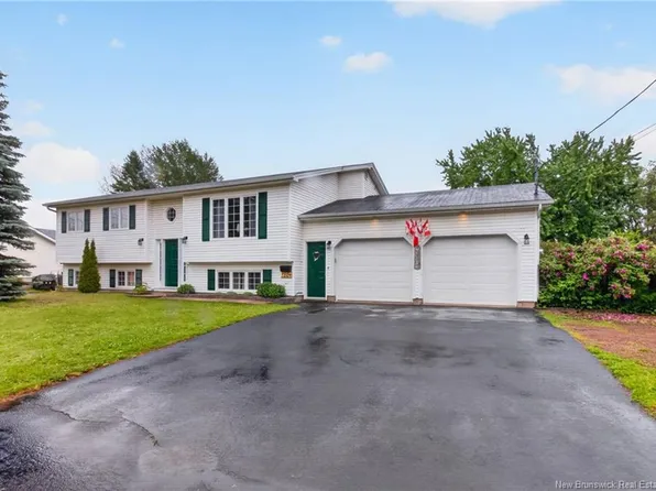 188 Olivier St, Dieppe, NB E1A 1S6