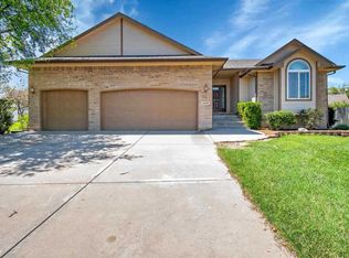 2435 N Regency Lakes Ct, Wichita, KS 67226