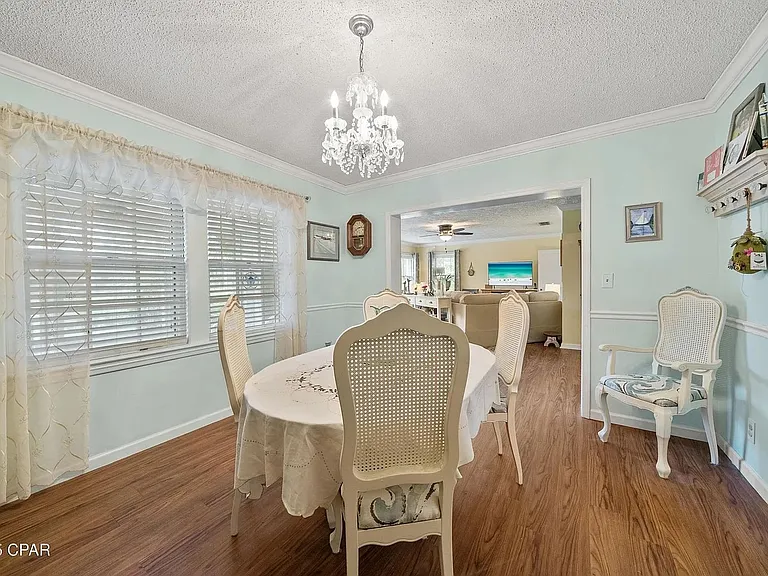 321 S Bonita Ave — Photo 11