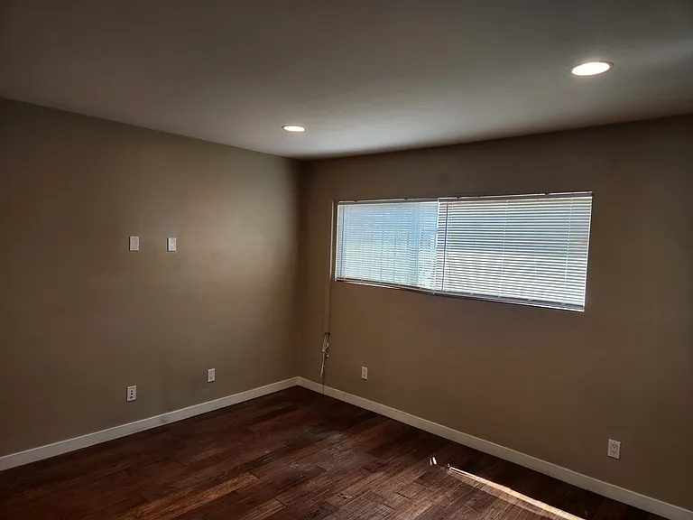 4847 Rosewood Ave #2 — Photo 2