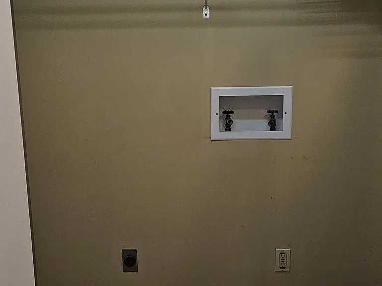 Oversized laundry area