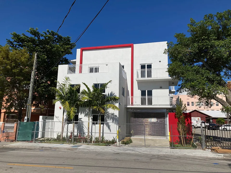 1519 NW 1st St #303