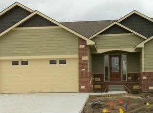10465 E Fawn Grove Ct, Wichita, KS 67207