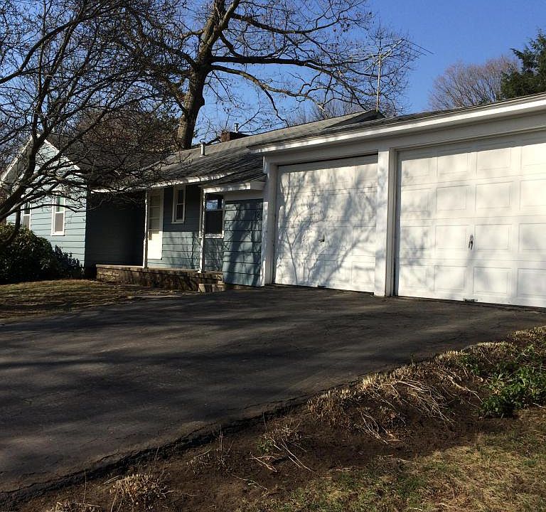 1st image of 17 Parkwood Ave