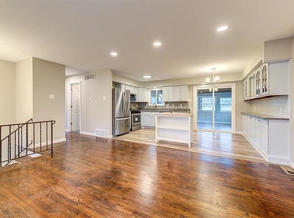 5th image of 1466 Schulte Hill Dr