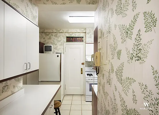 Sold by Warburg | media 7