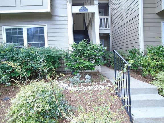 3rd image of 42 Middleton Ct SE #42