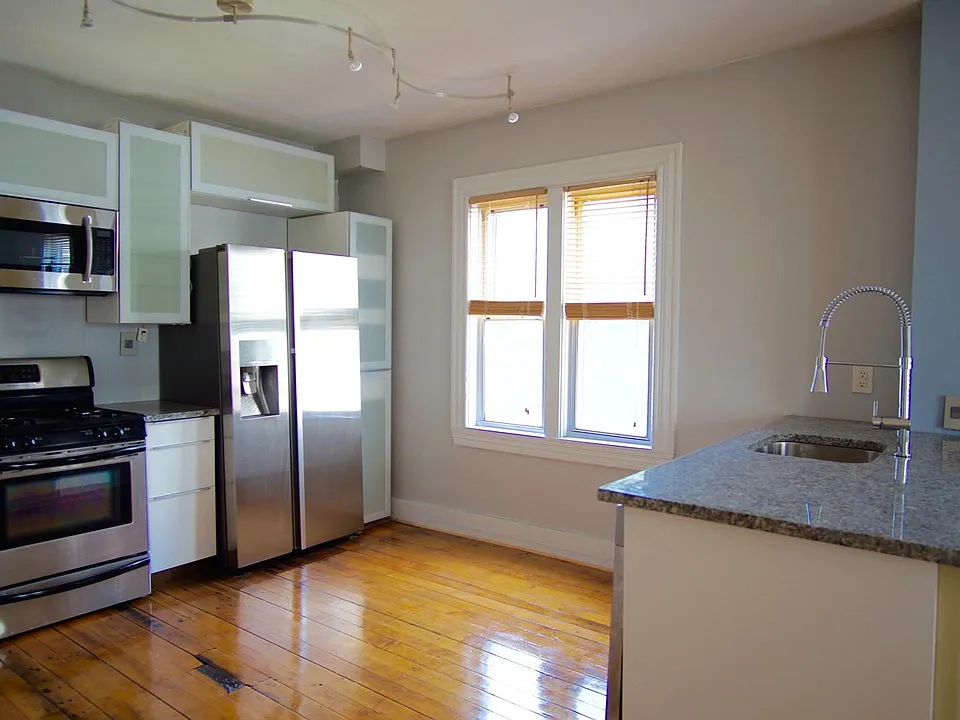 12 Africa St #2