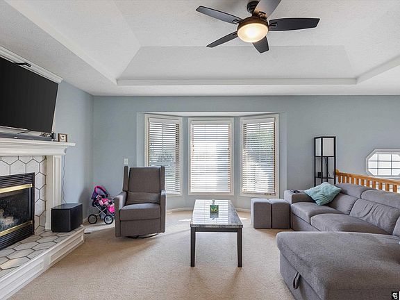 4th image of 15122 Marseille Ave