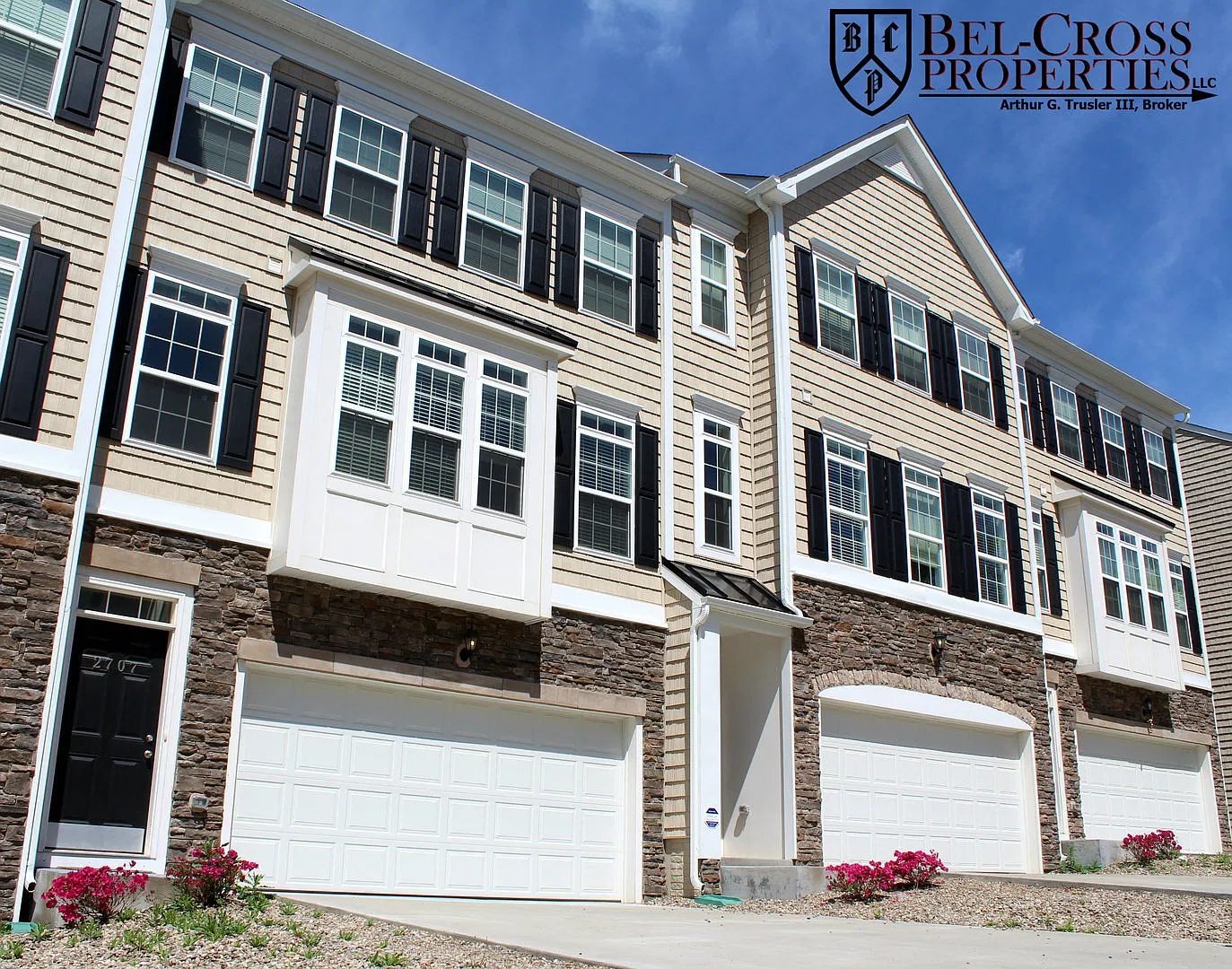 3 bed/2.5 bath Townhouse in Suncrest Village- Available 06/02/2027 — Photo 1