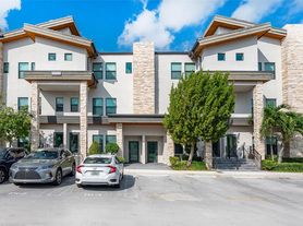 10461 NW 82nd St, Doral, FL