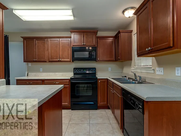 47 Flag Rd — Photo 4