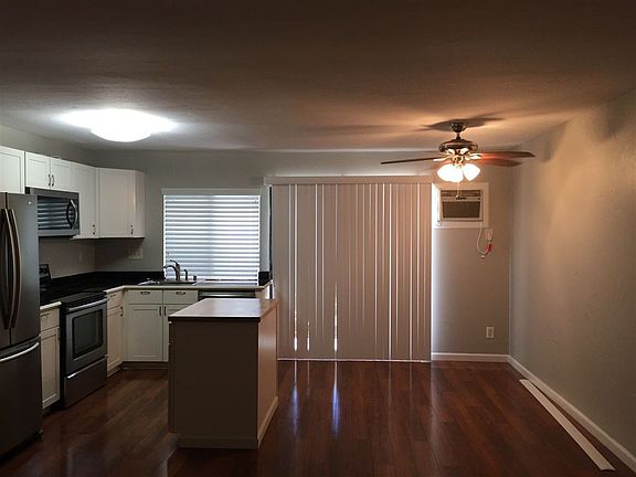 3rd image of 7858 Cowles Mountain Ct Unit D8