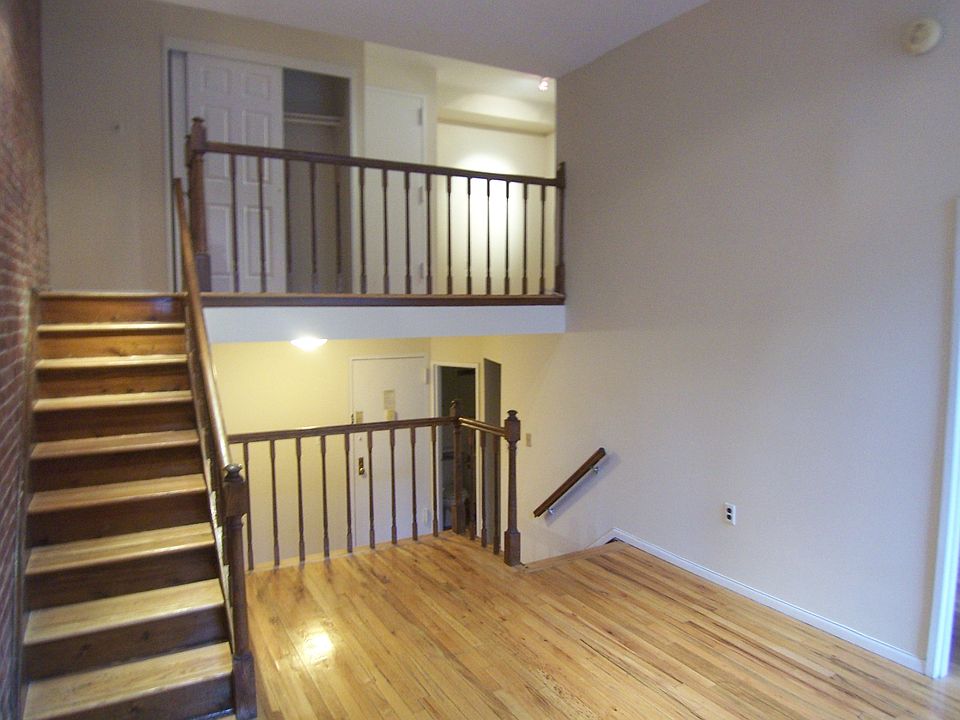 1st image of 126 W 82nd St APT 6