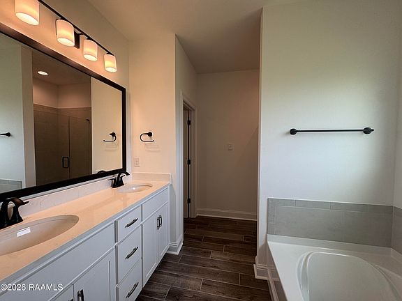 4th image of 105 Eagleston St