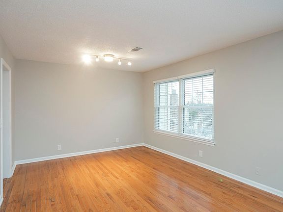 4th image of 711 Long Hunter Ct
