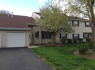 54 Gant Cir APT A, Streamwood, IL
