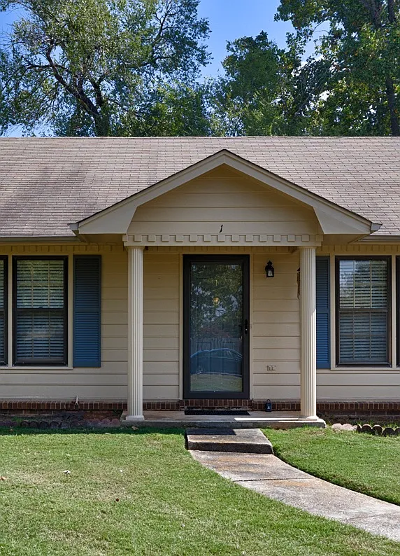 Vetter - 8147 Oldfield Road - Unit 1 — Photo 1