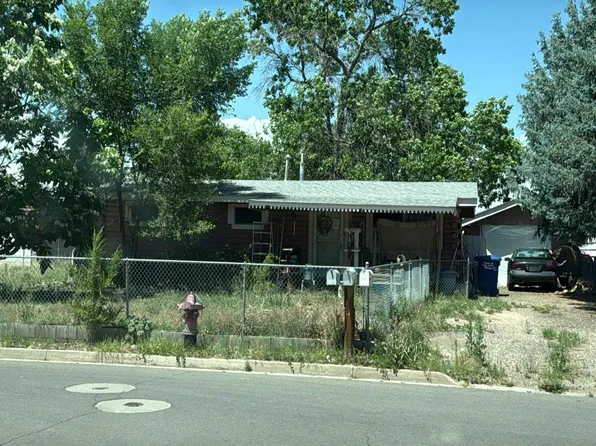 106 Spruce St, Log Lane Village, CO 80705