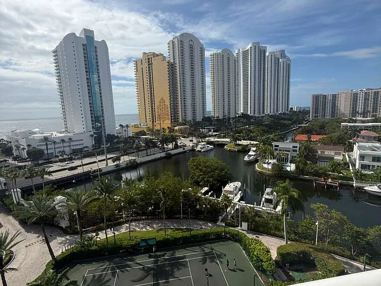 16400 Collins Ave #9 — Photo 3