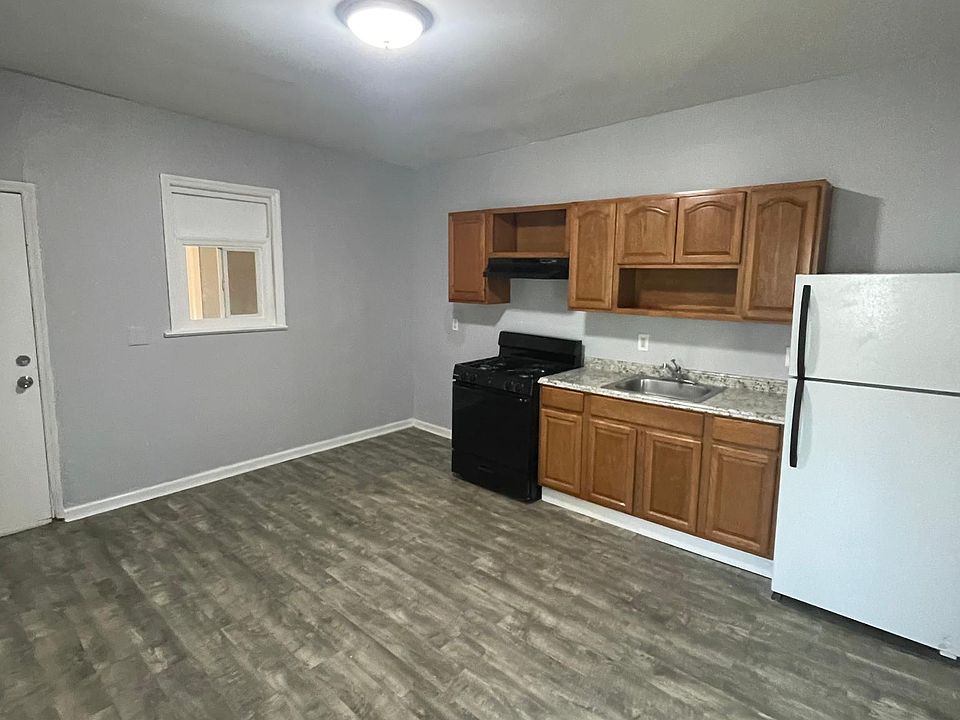 1st image of 49 N 14th St APT 3