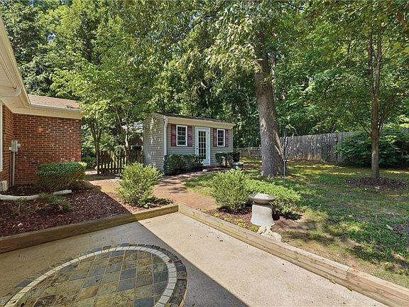 4th image of 701 N Dale Ct