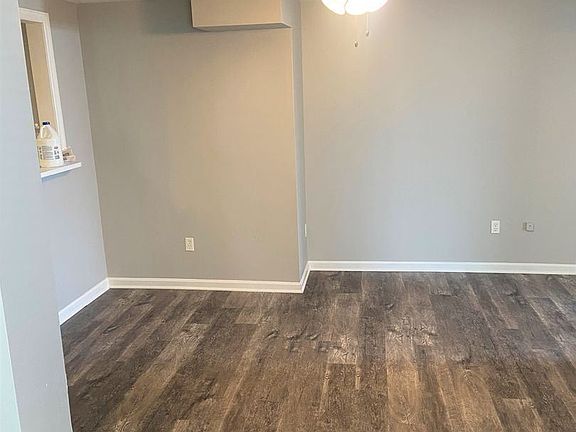 5th image of 125 Margaret St #10889125