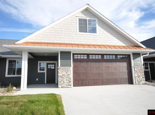 928 Tranquility Path, Mankato, MN 56001