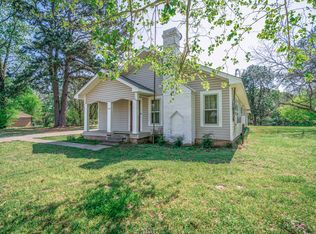 504 Wayne St, Omaha, TX 75571