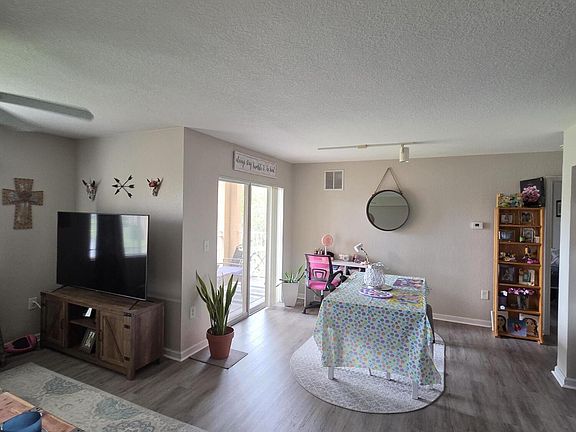 4th image of 131 SW Palm Drive #206