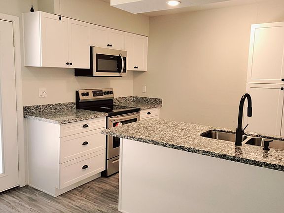 5th image of 121-3737 E Turney Ave #121