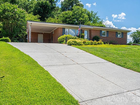 4th image of 13 Spruce Pine Dr
