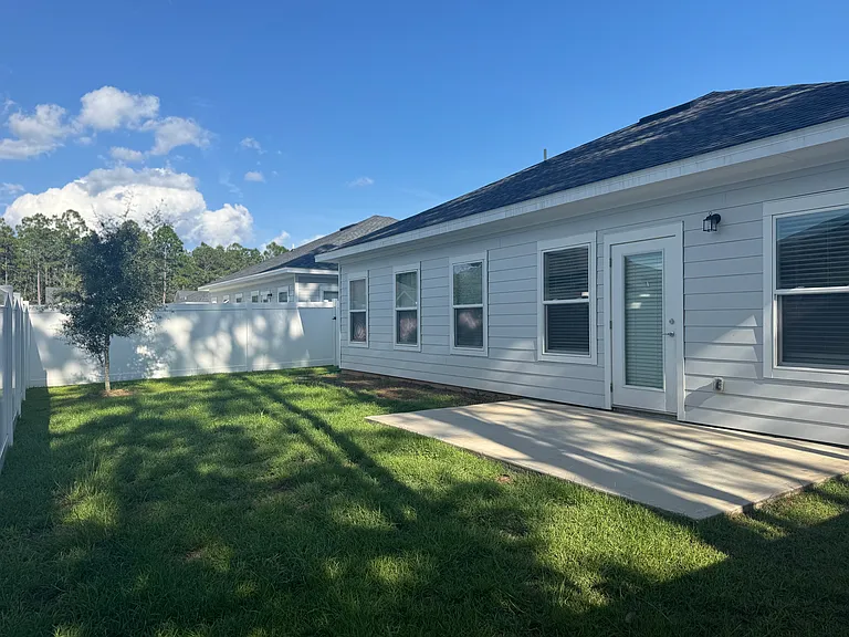 180 Bradford Ct — Photo 15