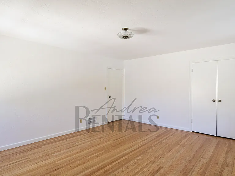 5555 Harbord Dr — Photo 21