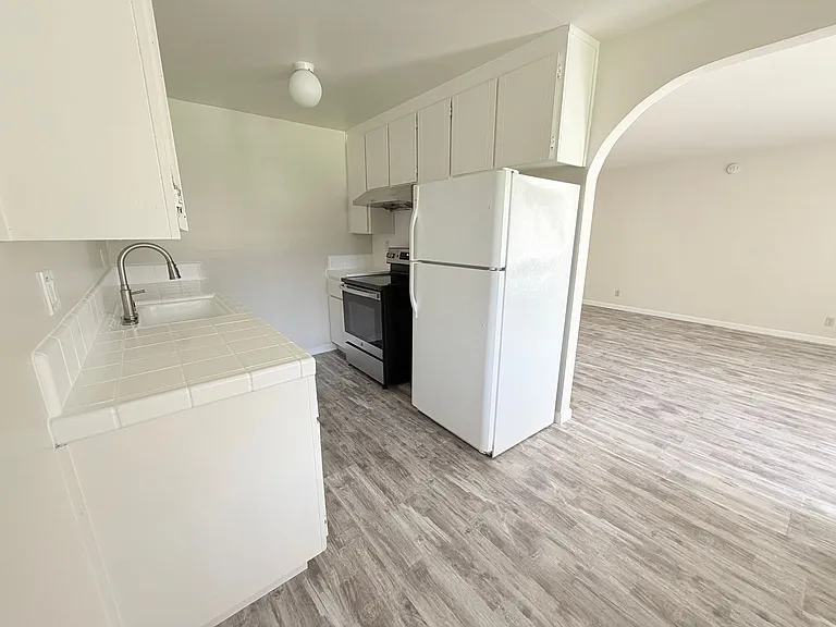 3727 Peacock Court — Photo 4