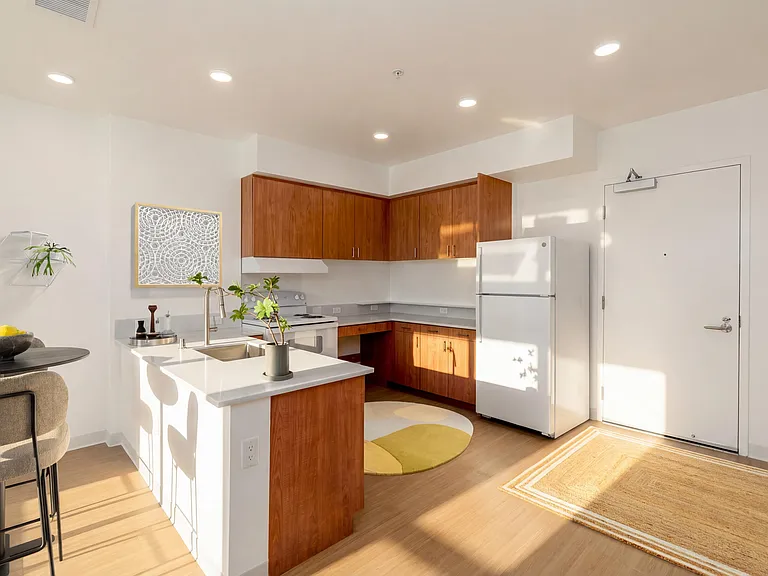 Miramar Gold — Photo 2