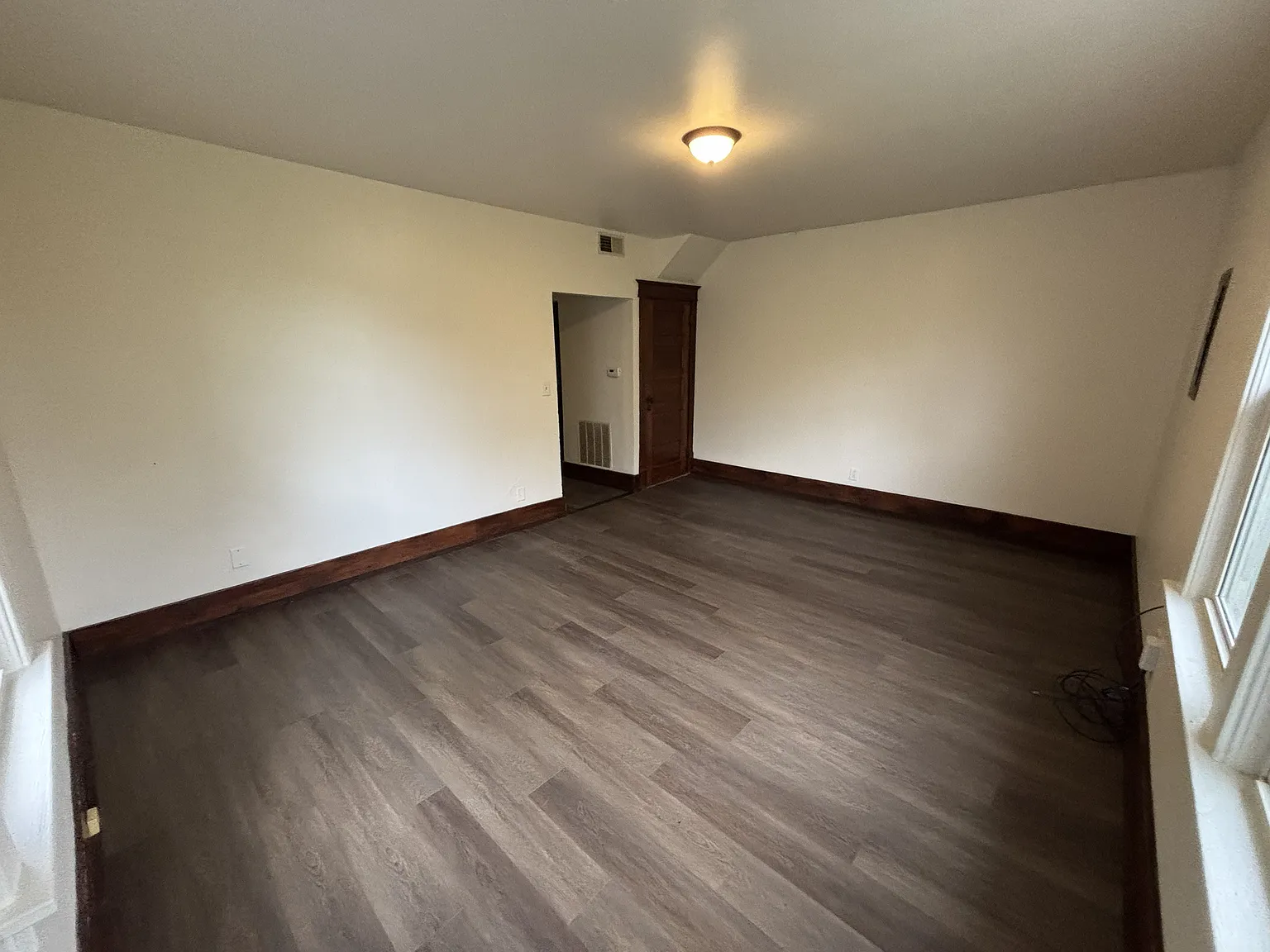 3 bed, 1700 sqft, $1,350 — Photo 1