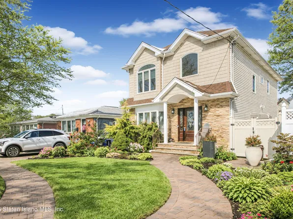 143 Wolverine St, Staten Island, NY 10306