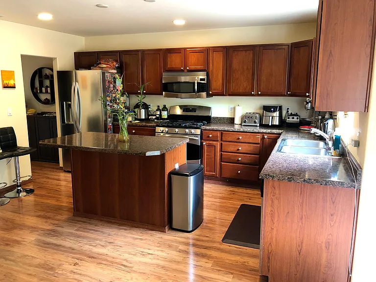 8910 Weiting Ave SE — Photo 13