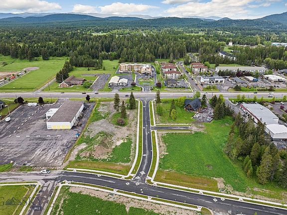 3rd image of 306 Geyser Rd Lot 2