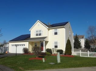 6 Finch Ct, Rensselaer, NY 12144