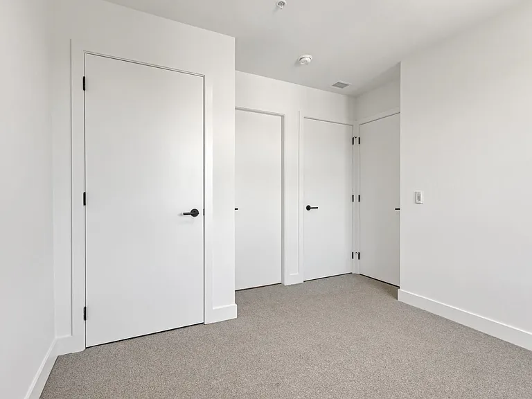 422 E 3rd St #401 — Photo 10